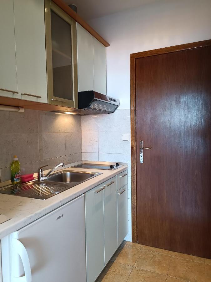 Apartments Niki Brela Eksteriør bilde