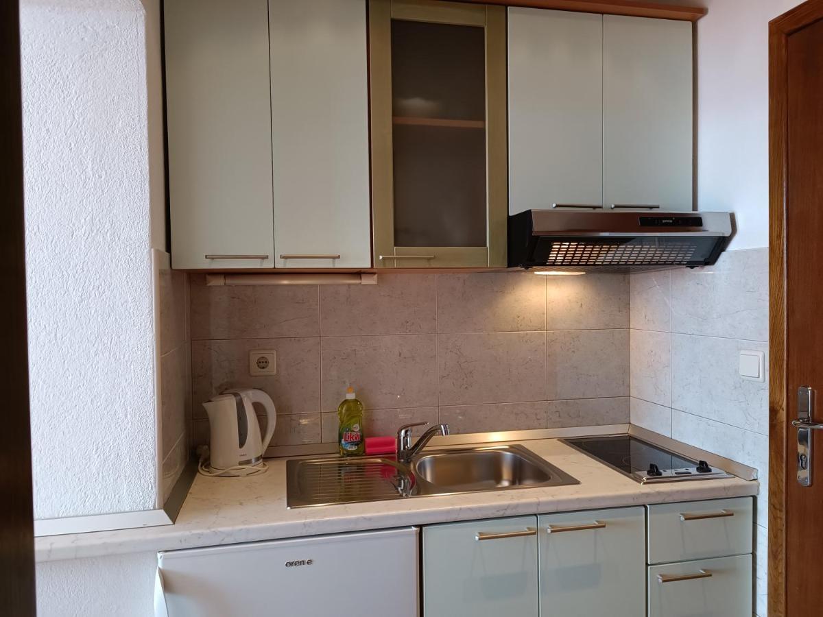 Apartments Niki Brela Eksteriør bilde